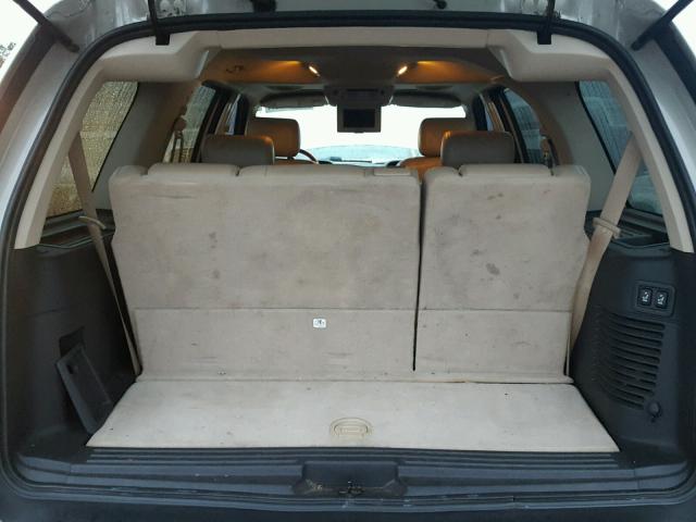 5LMFU27525LJ17167 - 2005 LINCOLN NAVIGATOR თეთრი ფოტო 9