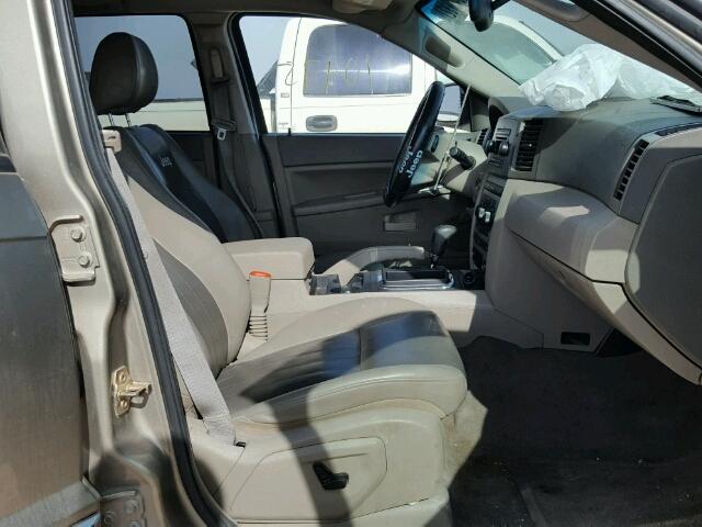 1J4HS48N55C648373 - 2005 JEEP GRAND CHER TAN photo 5