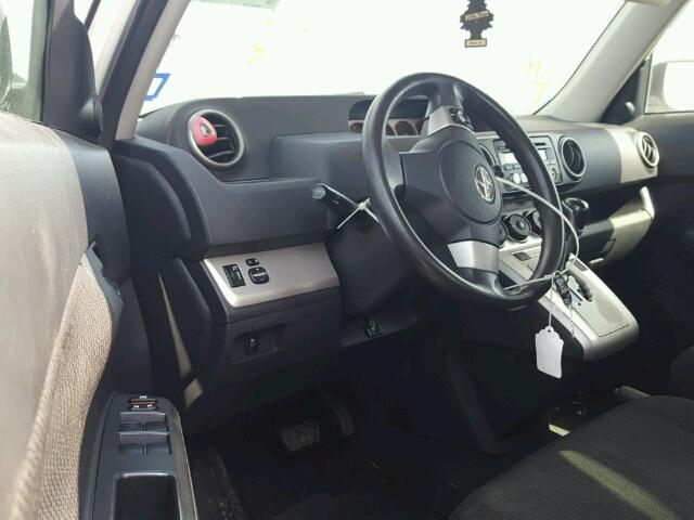 JTLKE50E081001873 - 2008 TOYOTA SCION XB თეთრი ფოტო 9