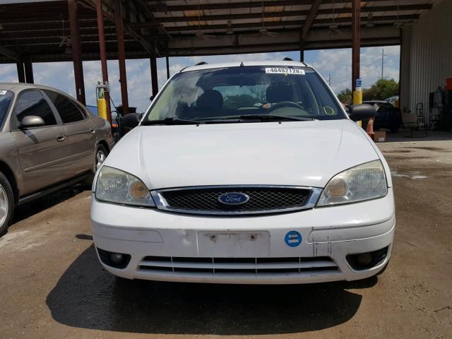 1FAHP36N46W236259 - 2006 FORD FOCUS ZXW WHITE photo 9