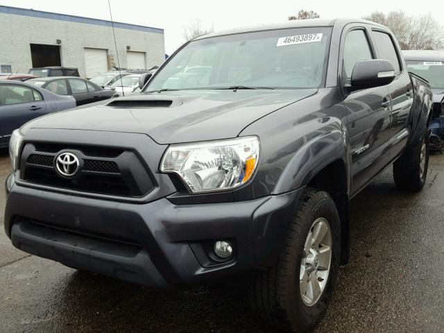 3TMLU4EN0DM110756 - 2013 TOYOTA TACOMA DOU GRAY photo 2