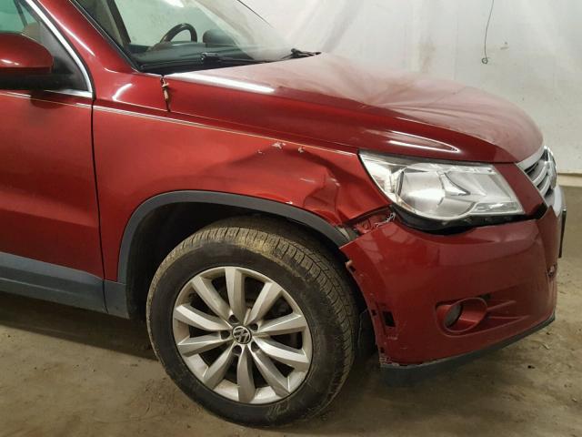 WVGBV7AX0BW000610 - 2011 VOLKSWAGEN TIGUAN S RED photo 9