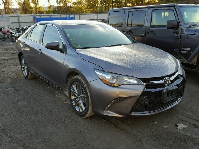 4T1BF1FK0HU333370 - 2017 TOYOTA CAMRY GRAY photo 1