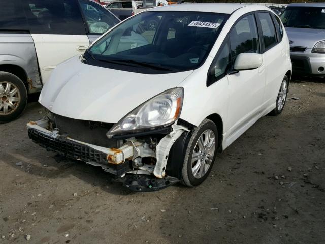 JHMGE8H44AC015119 - 2010 HONDA FIT SPORT WHITE photo 2