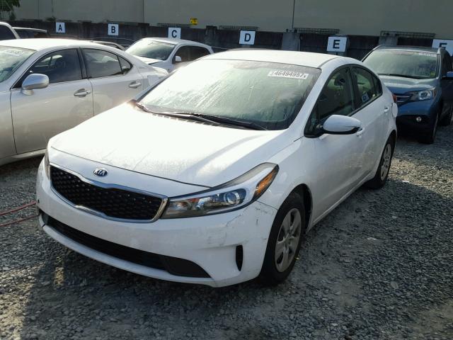 3KPFK4A77HE112708 - 2017 KIA FORTE LX WHITE photo 2