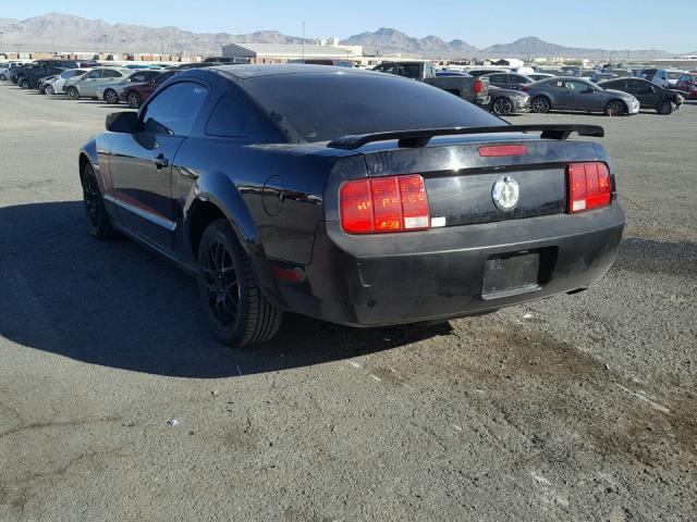 1ZVHT80N385195639 - 2008 FORD MUSTANG BLACK photo 3