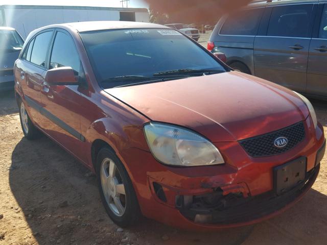 KNADE163166088196 - 2006 KIA RIO 5 RED photo 1