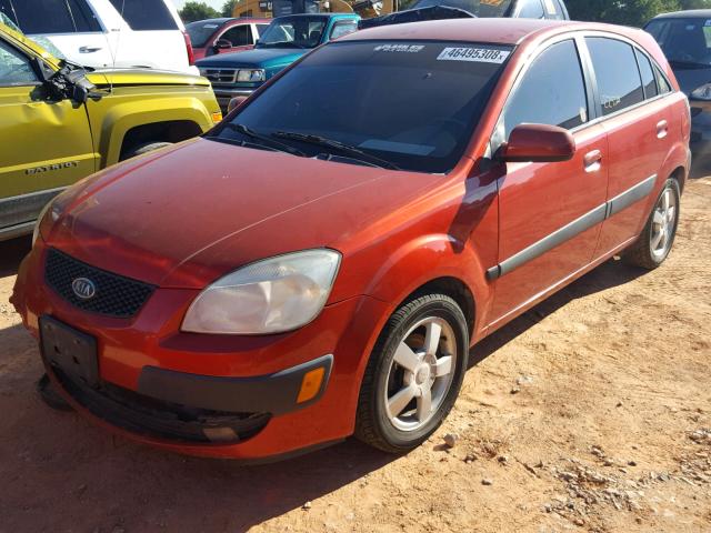 KNADE163166088196 - 2006 KIA RIO 5 RED photo 2