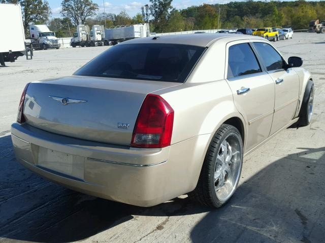 2C3KA53G76H320596 - 2006 CHRYSLER 300 TOURIN TAN photo 4