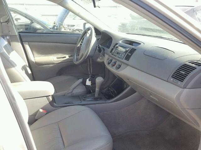 4T1BE32K43U142208 - 2003 TOYOTA CAMRY LE 银色 照片 5