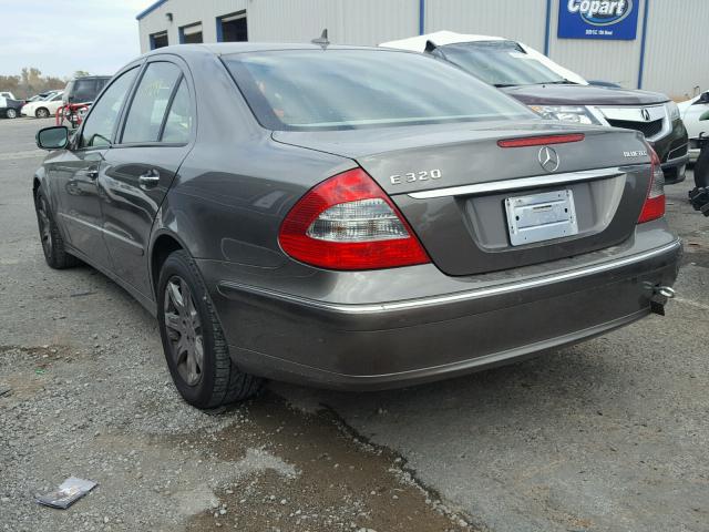 WDBUF22X69B375817 - 2009 MERCEDES-BENZ E 320 CDI GRAY photo 3