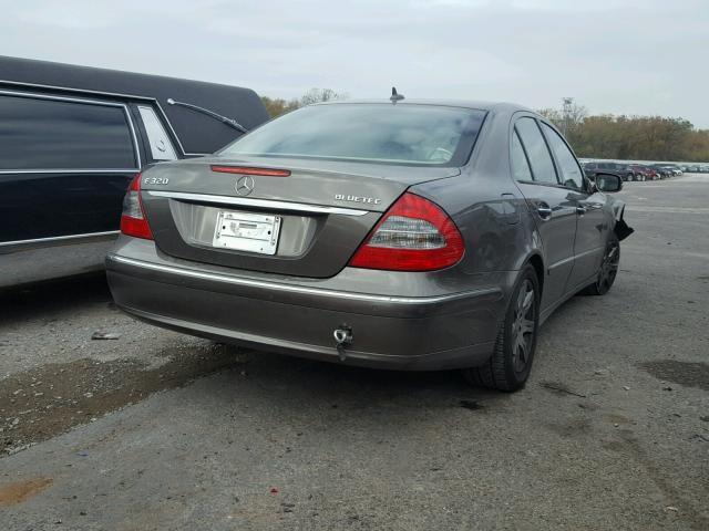 WDBUF22X69B375817 - 2009 MERCEDES-BENZ E 320 CDI GRAY photo 4