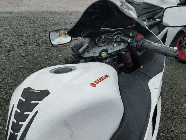 JS1GX72A282108302 - 2008 SUZUKI GSX1300 R WHITE photo 5