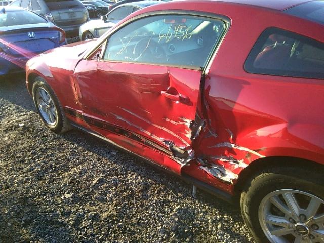 1ZVFT80NX65128511 - 2006 FORD MUSTANG RED photo 9