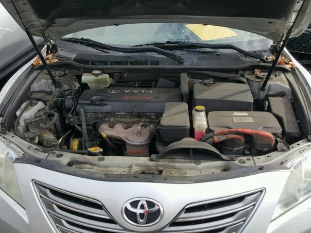 JTNBB46K283048110 - 2008 TOYOTA CAMRY HYBR SILVER photo 7