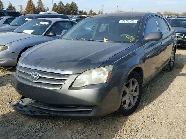 4T1BK36B66U132786 - 2006 TOYOTA AVALON XL GRAY photo 2