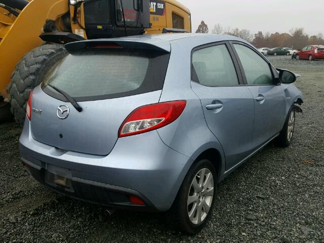 JM1DE1LY8D0163298 - 2013 MAZDA MAZDA2 BLUE photo 4