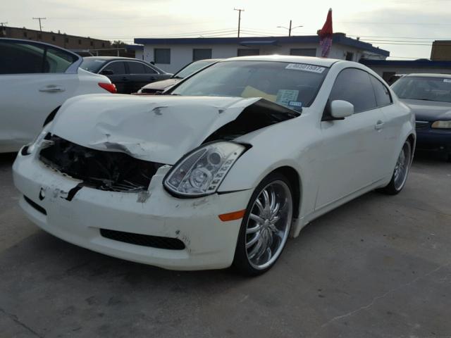 JNKCV54E04M811831 - 2004 INFINITI G35 WHITE photo 2