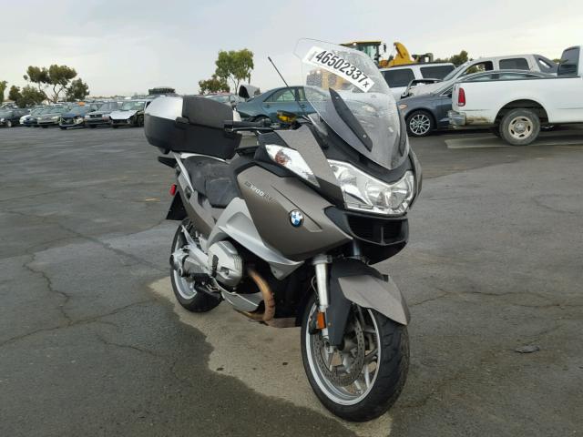 WB1044005BZW19281 - 2011 BMW R1200 RT GRAY photo 1