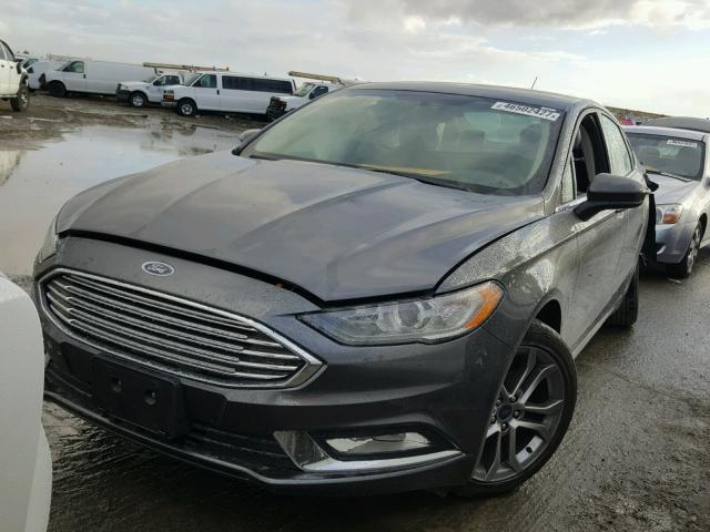 3FA6P0H71HR285073 - 2017 FORD FUSION SE GRAY photo 2