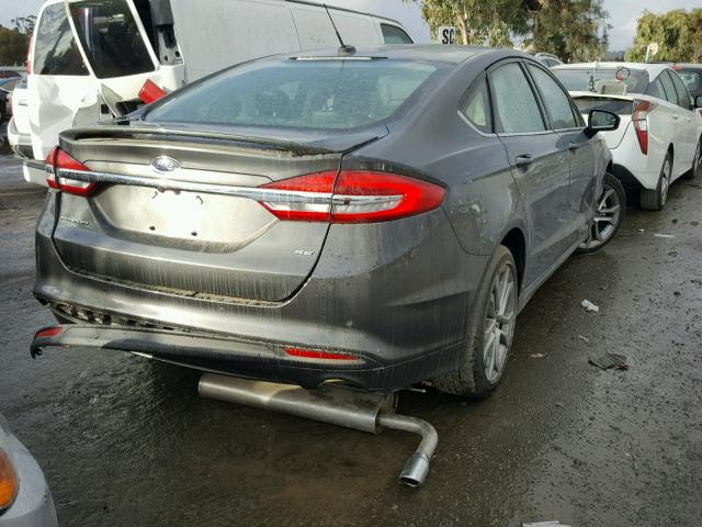 3FA6P0H71HR285073 - 2017 FORD FUSION SE GRAY photo 4