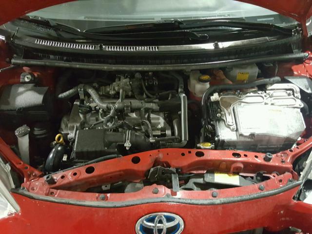 JTDKDTB31D1045664 - 2013 TOYOTA PRIUS C RED photo 7