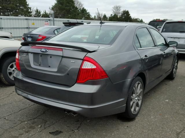 3FAHP0HA1AR305395 - 2010 FORD FUSION SE GRAY photo 4