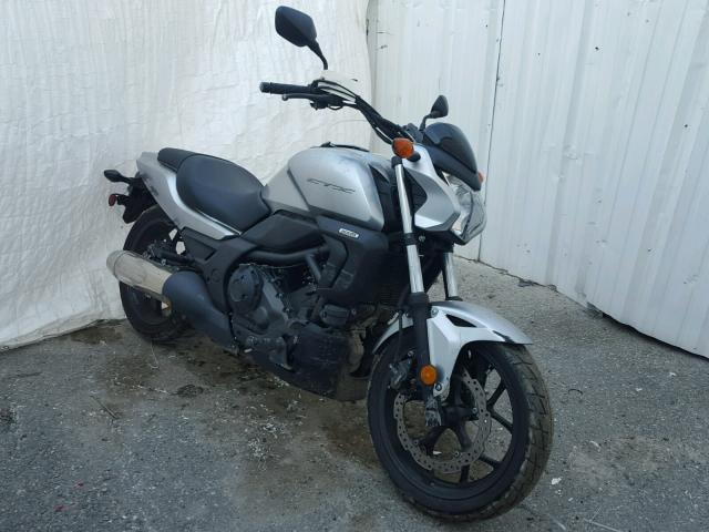 JH2RC6803FK100314 - 2015 HONDA CTX700 N GRAY photo 1