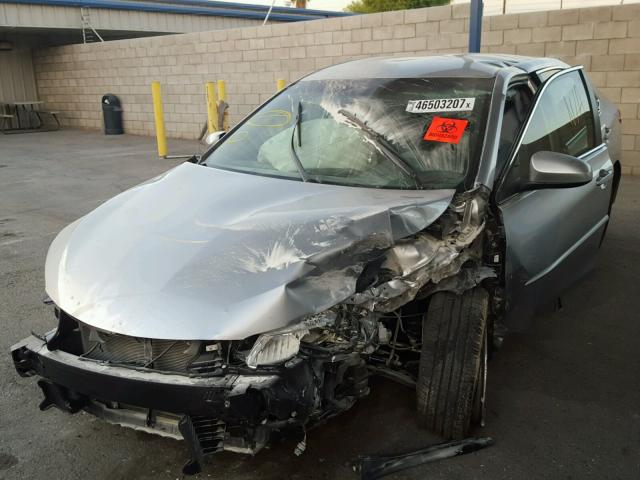 4T1BF1FK3HU801642 - 2017 TOYOTA CAMRY LE ვერცხლისფერი ფოტო 2