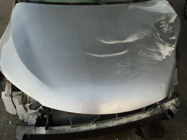 4T1BF1FK3HU801642 - 2017 TOYOTA CAMRY LE ვერცხლისფერი ფოტო 7