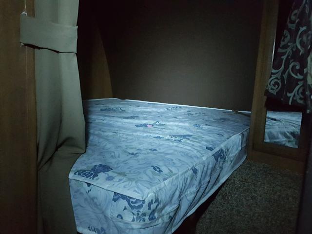 5ZT2CXMB7HA009917 - 2017 COACH APEX 灰色 照片 5