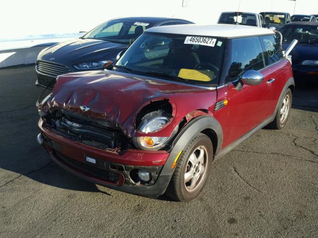 WMWMF335X8TU64834 - 2008 MINI COOPER RED photo 2