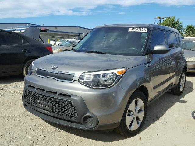 KNDJN2A28G7284299 - 2016 KIA SOUL GRAY photo 2