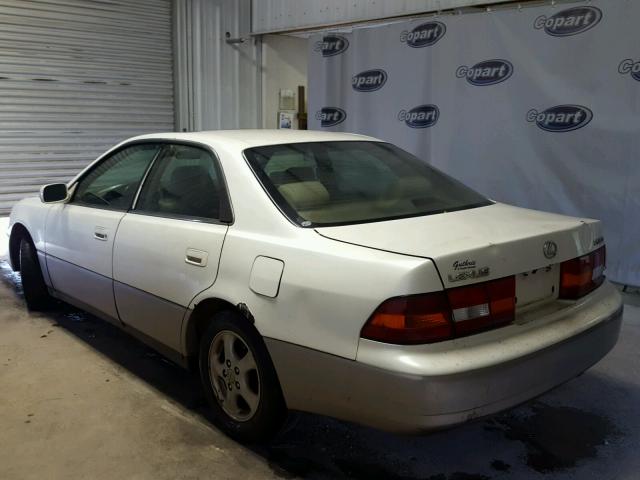 JT8BF28G4W5048583 - 1998 LEXUS ES WHITE photo 3