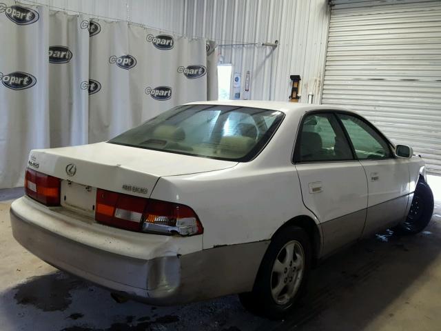 JT8BF28G4W5048583 - 1998 LEXUS ES WHITE photo 4