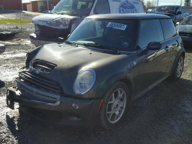 WMWRE33596TJ38853 - 2006 MINI COOPER S GRAY photo 2