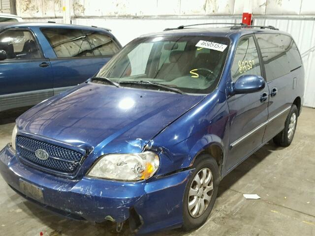 KNDUP131X46569139 - 2004 KIA SEDONA EX BLUE photo 2