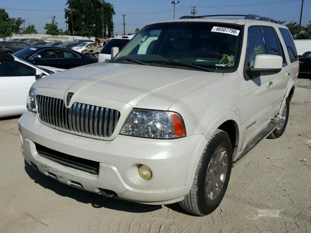 5LMFU27R54LJ36796 - 2004 LINCOLN NAVIGATOR 奶油色 照片 2