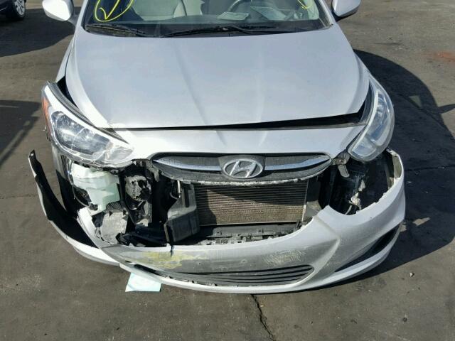 KMHCT4AE3FU818387 - 2015 HYUNDAI ACCENT GLS SILVER photo 9