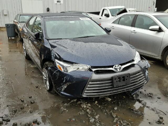 4T1BF1FKXHU703269 - 2017 TOYOTA CAMRY LE BLUE photo 1