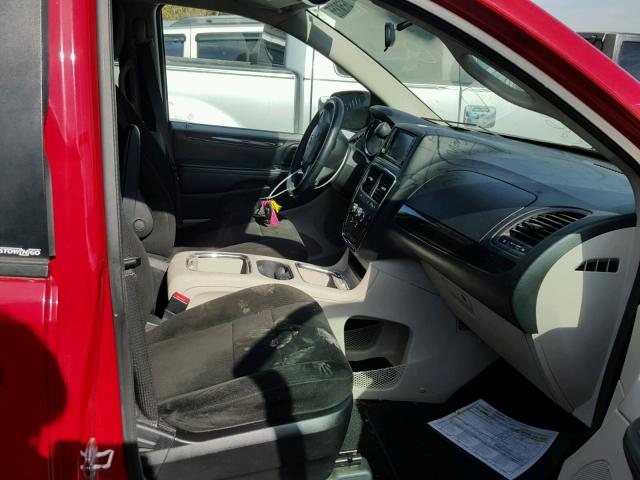 2C4RDGCG4DR686617 - 2013 DODGE GRAND CARA RED photo 5