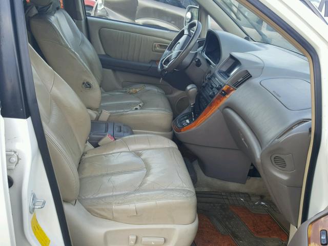 JT6GF10U8Y0054378 - 2000 LEXUS RX 300 WHITE photo 5