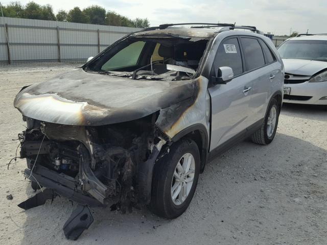 5XYKT4A67EG493381 - 2014 KIA SORENTO LX SILVER photo 2