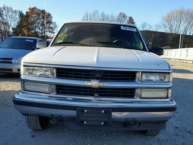 1GNEK13R7XJ408801 - 1999 CHEVROLET TAHOE WHITE photo 9