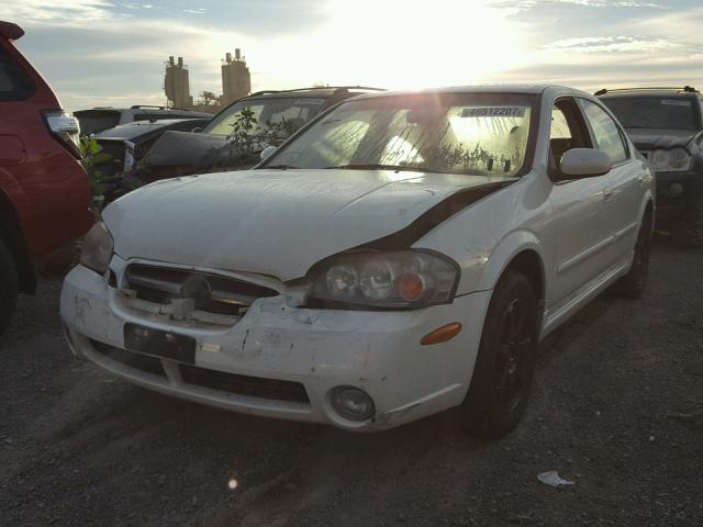 JN1DA31D62T412946 - 2002 NISSAN MAXIMA GLE WHITE photo 2