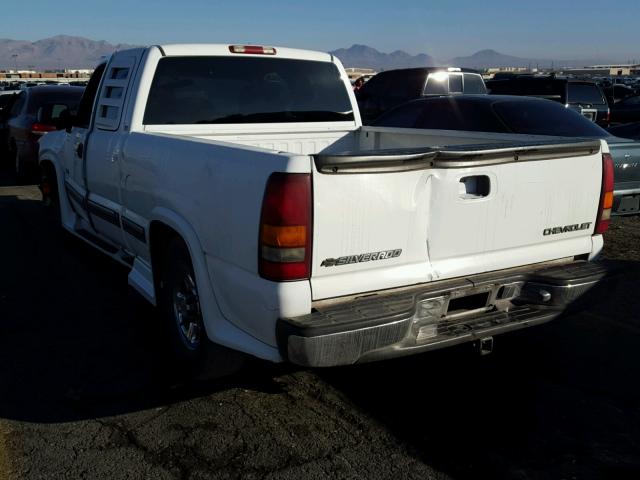 2GCEC19TX11303714 - 2001 CHEVROLET SILVERADO WHITE photo 3