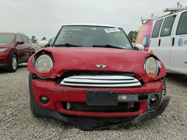 WMWMF33539TU74610 - 2009 MINI COOPER RED photo 9