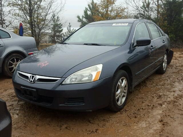 1HGCM56347A098018 - 2007 HONDA ACCORD SE GRAY photo 2