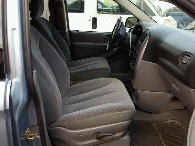 2C4GP54LX5R488592 - 2005 CHRYSLER TOWN & COU BLUE photo 6