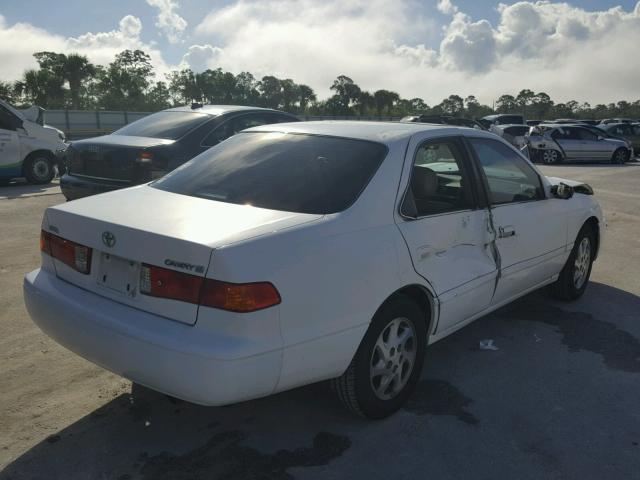 JT2BG22K4Y0456425 - 2000 TOYOTA CAMRY WHITE photo 4